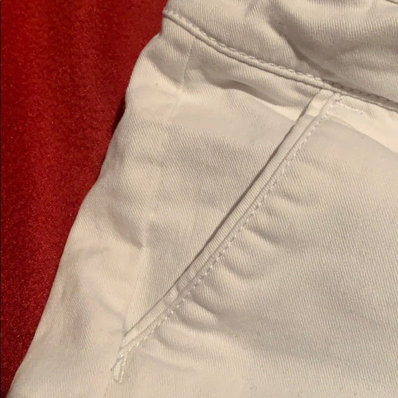 Shorts - Picture 3 of 4